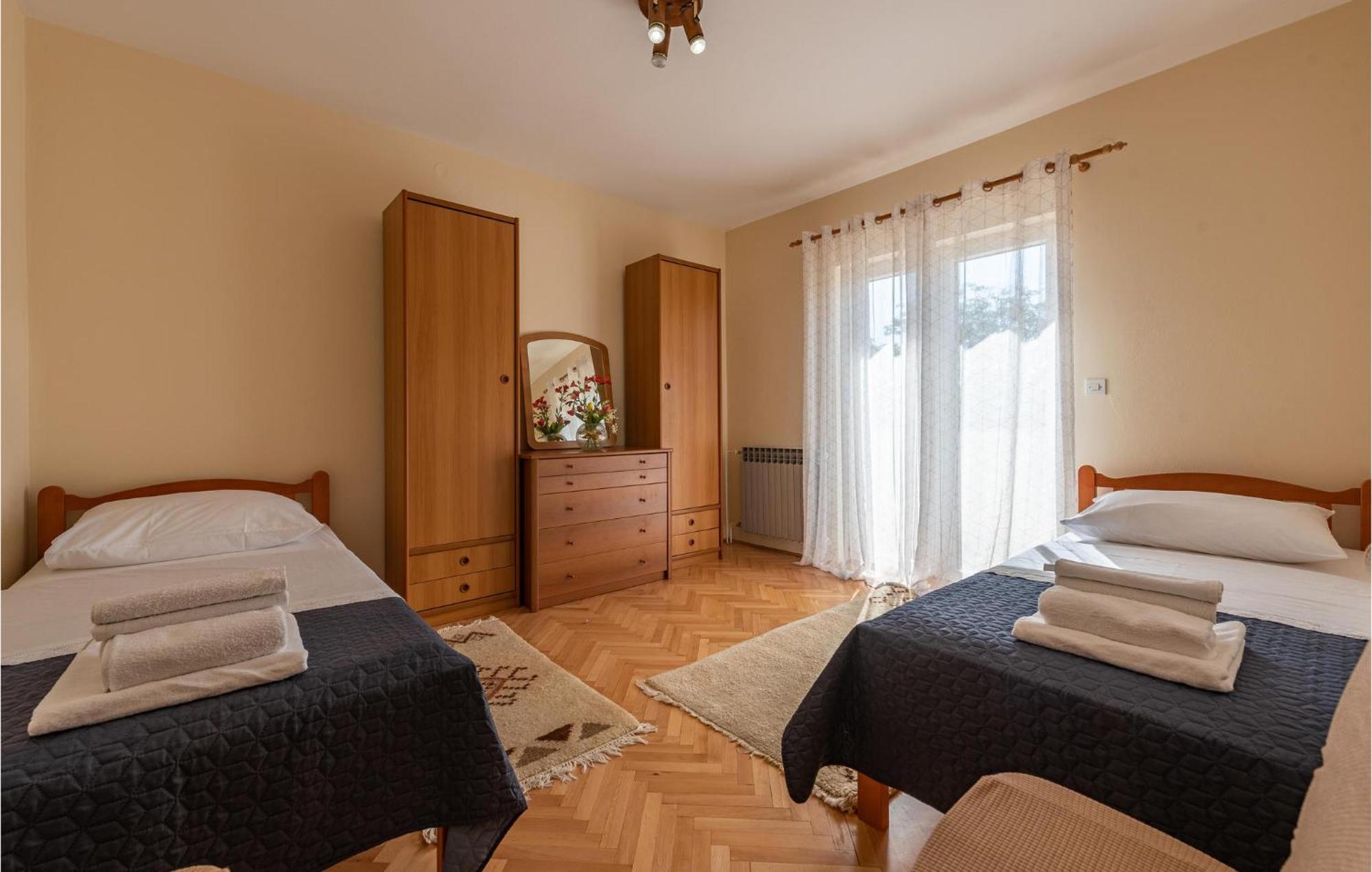 Cozy Apartment In Zadar With Wifi Exterior photo
