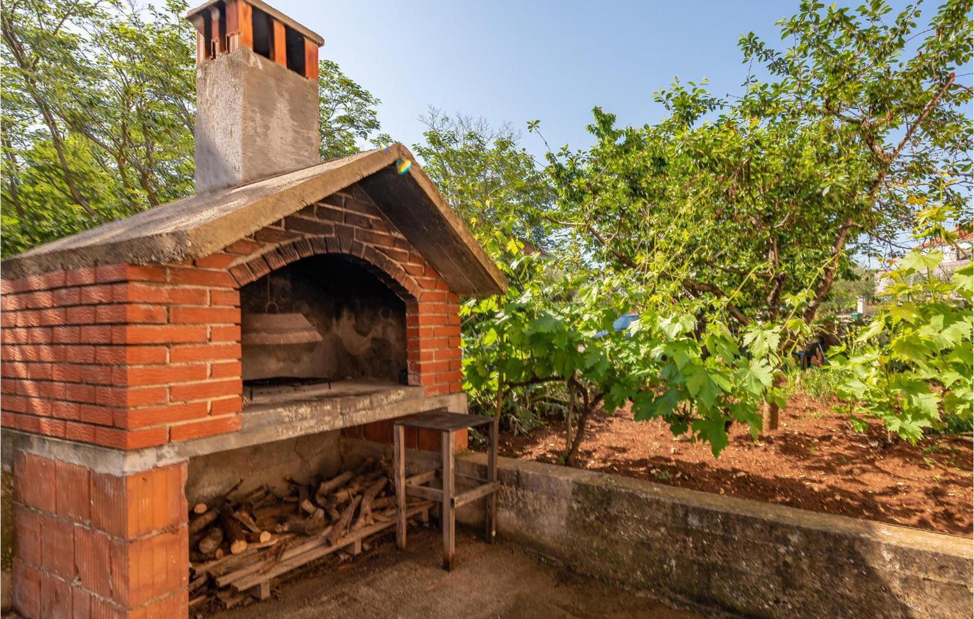 Cozy Apartment In Zadar With Wifi Exterior photo
