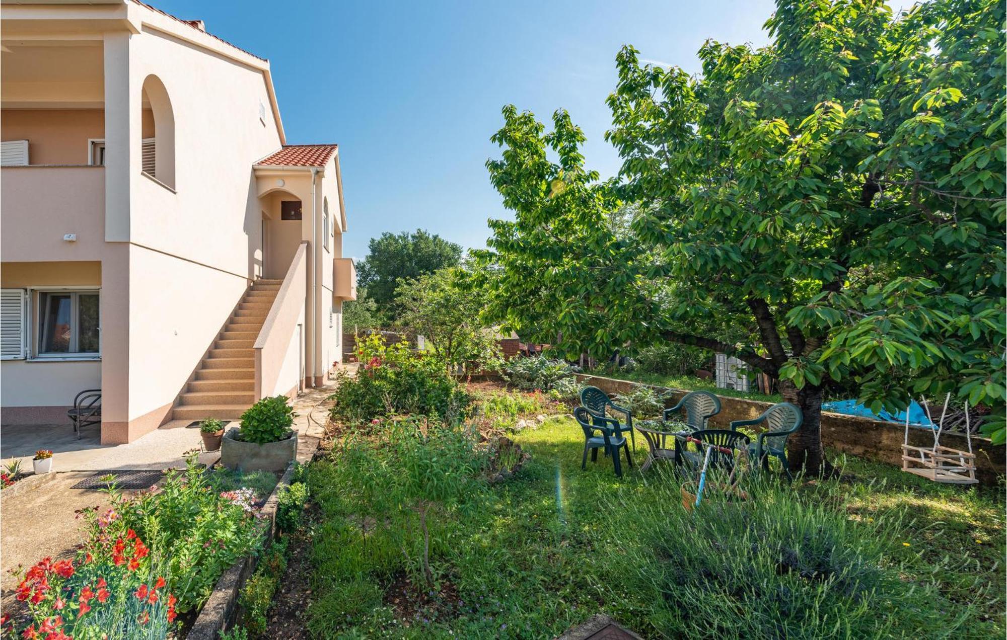 Cozy Apartment In Zadar With Wifi Exterior photo